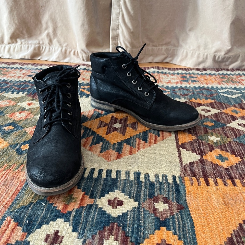 Diba ankle boots in black